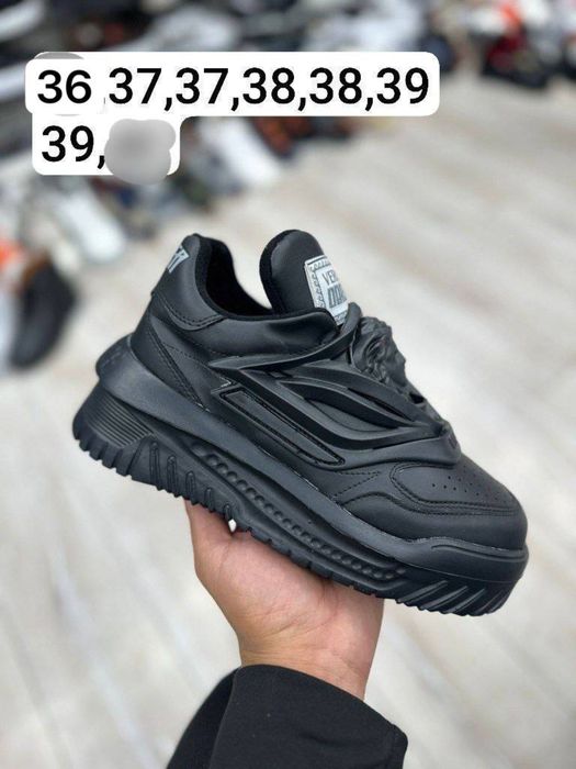 Adidasi Versace, albi si negri