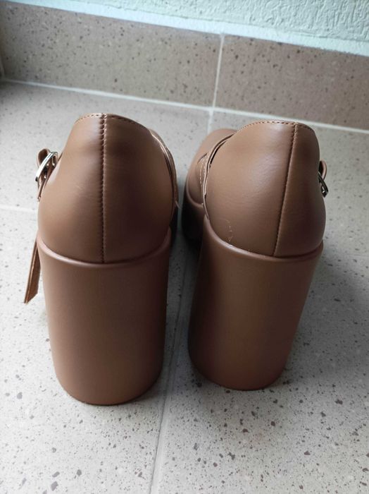 Pantofi Cropp, cu platforma si toc, bej, mar.41