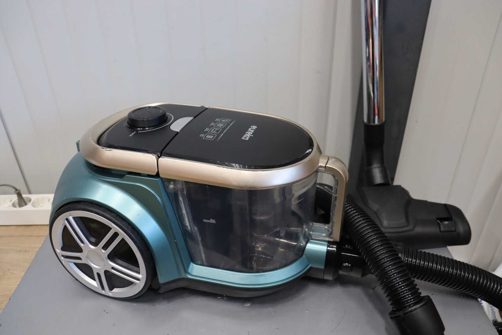 Прахосмукачка без торба Eureka Apollo V18C01A 800W, 2L