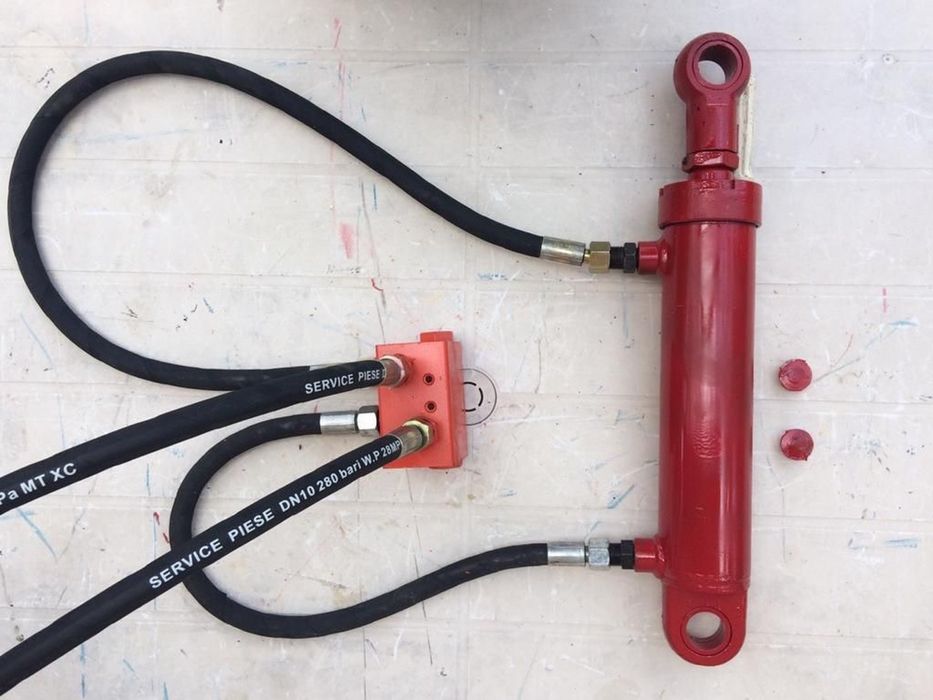 Cilindru distribuitor plug reversibil