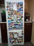 Продавам хладилник с фризер Indesit