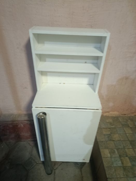 Продам столик для маникюра