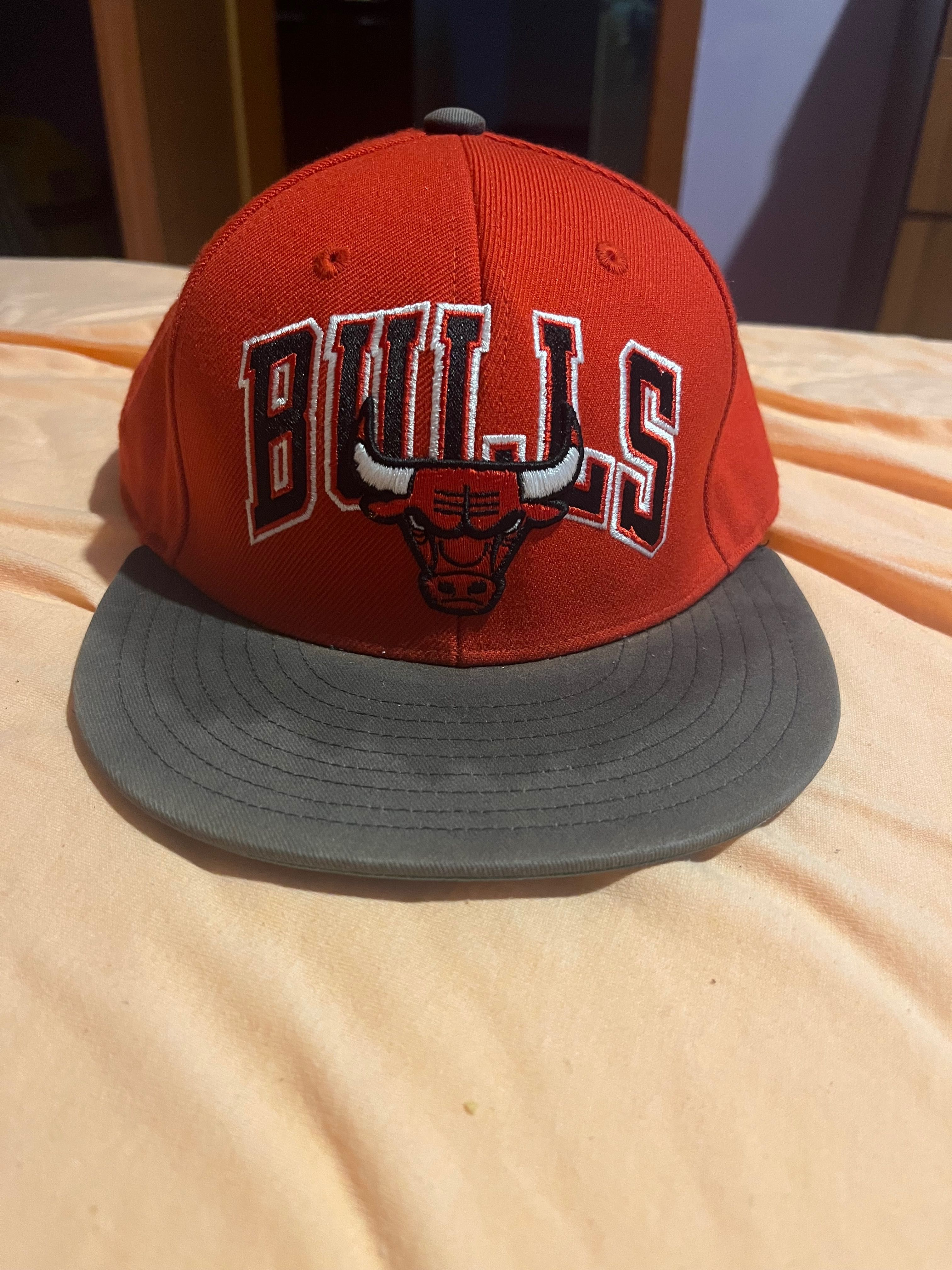 Баскетболна шапка Chicago Bulls на  Adidas