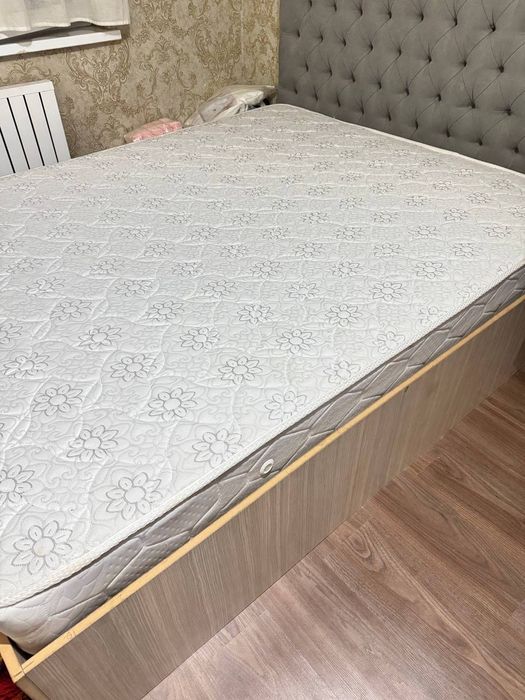 Yotoqxona mebel divan sotiladi b/u