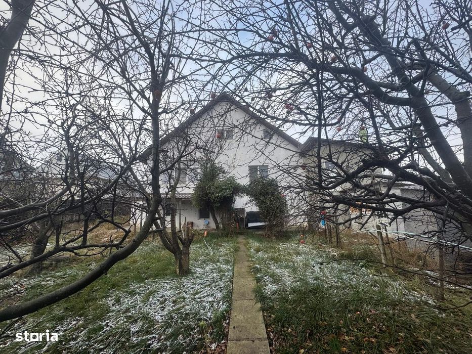 Tomesti - Osoi, vila , spatiu comercial la parter , 2400mp teren, iaz