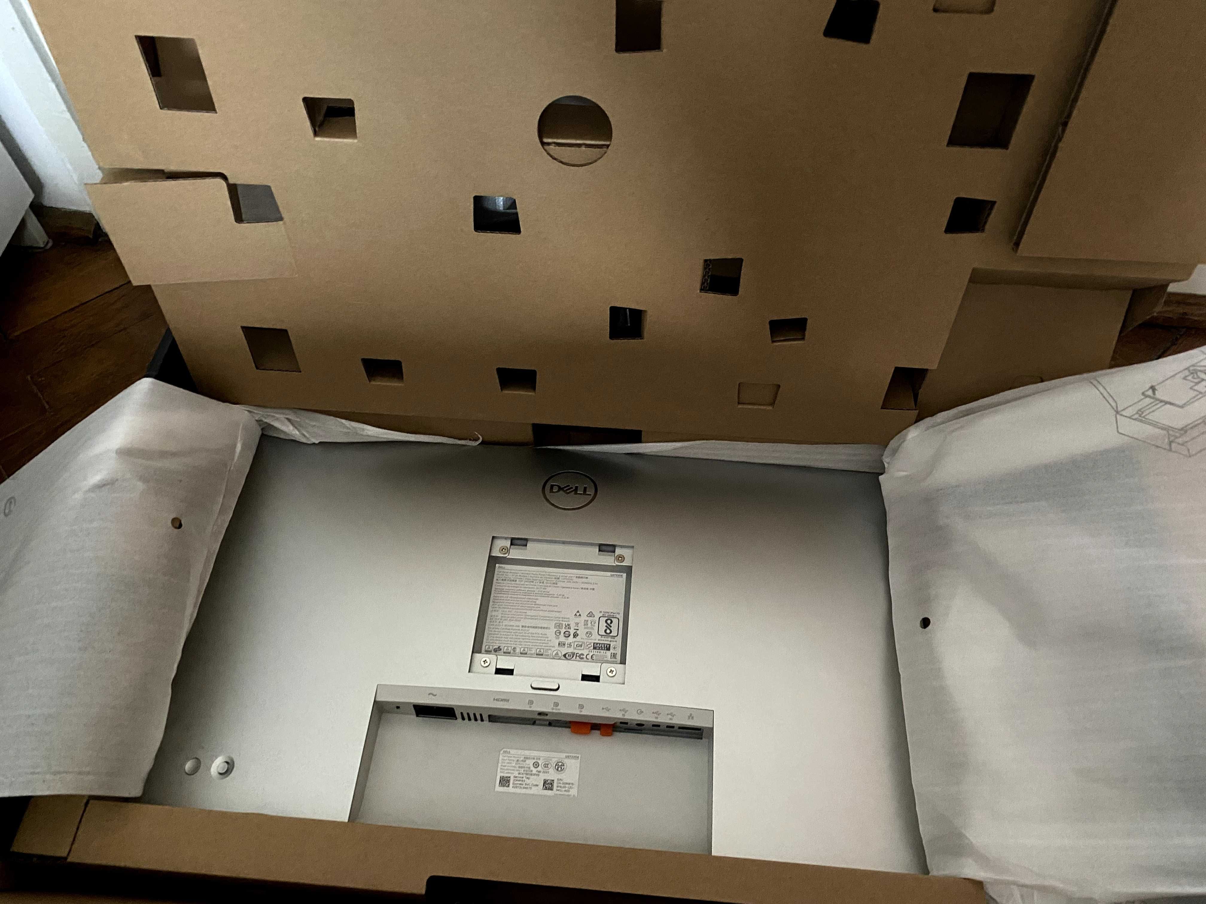 Monitor Dell U2722DE in cutia originala
