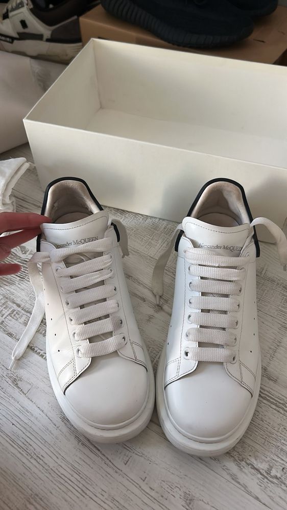 Alexander McQueen papuci