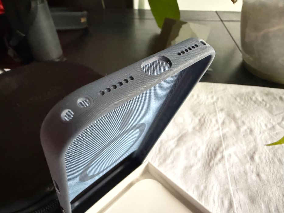 husa Apple orig. Techwoven albastru MagSafe iPhone17 Pro Max ca nou
