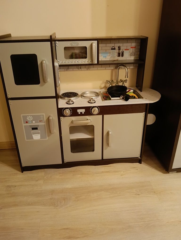 Детска дървена кухня