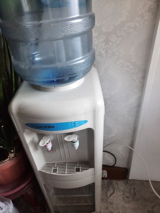 Продам кулер для воды производство Китай.
