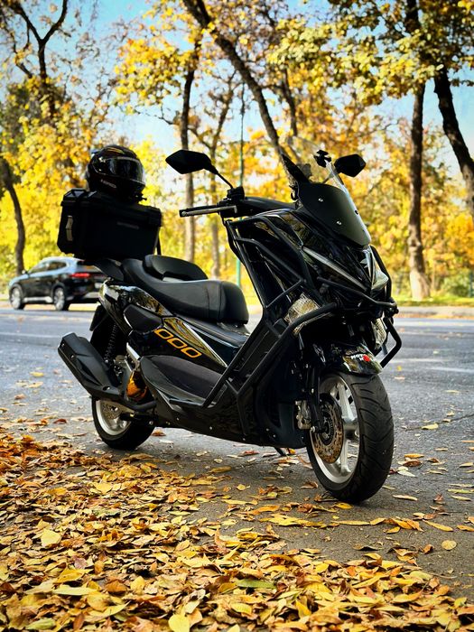 N MAX Skuter 2025 Sotiladi IDEAL