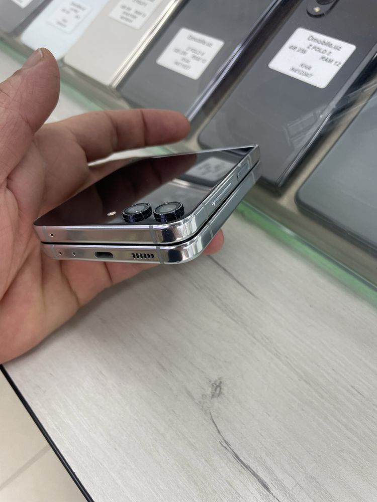 Samsung z flip5  8/256gb