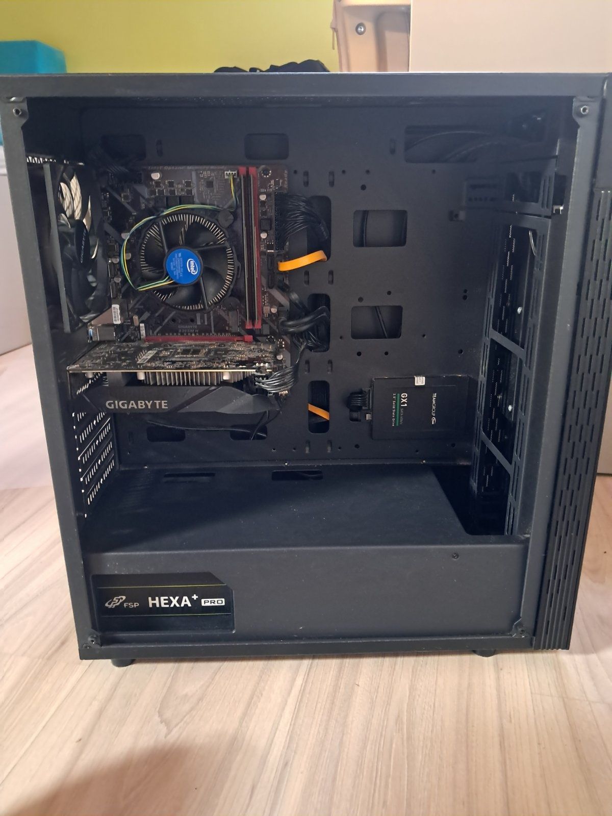Геймърски компютър Intel i5 9400f / gtx 1650 super / 16GB RAM