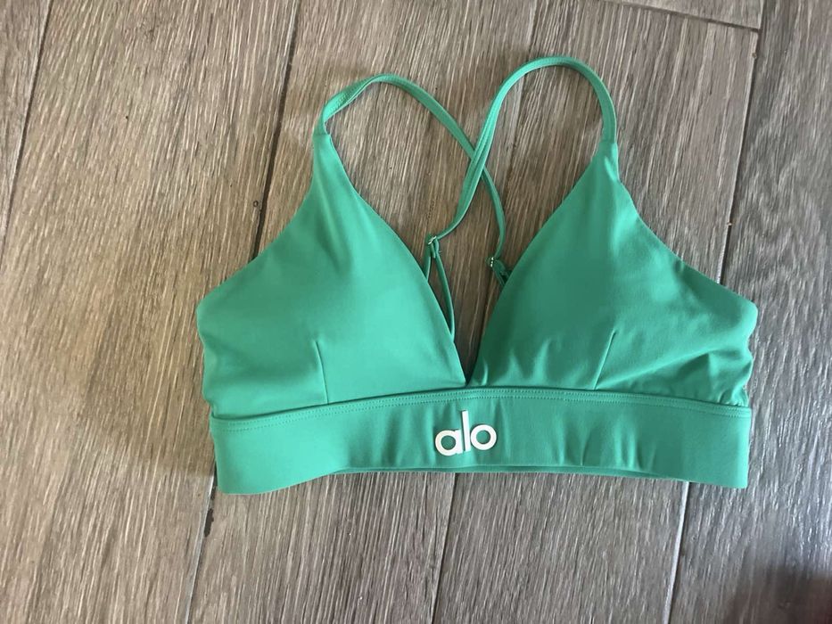 Кроп топ alo       .
