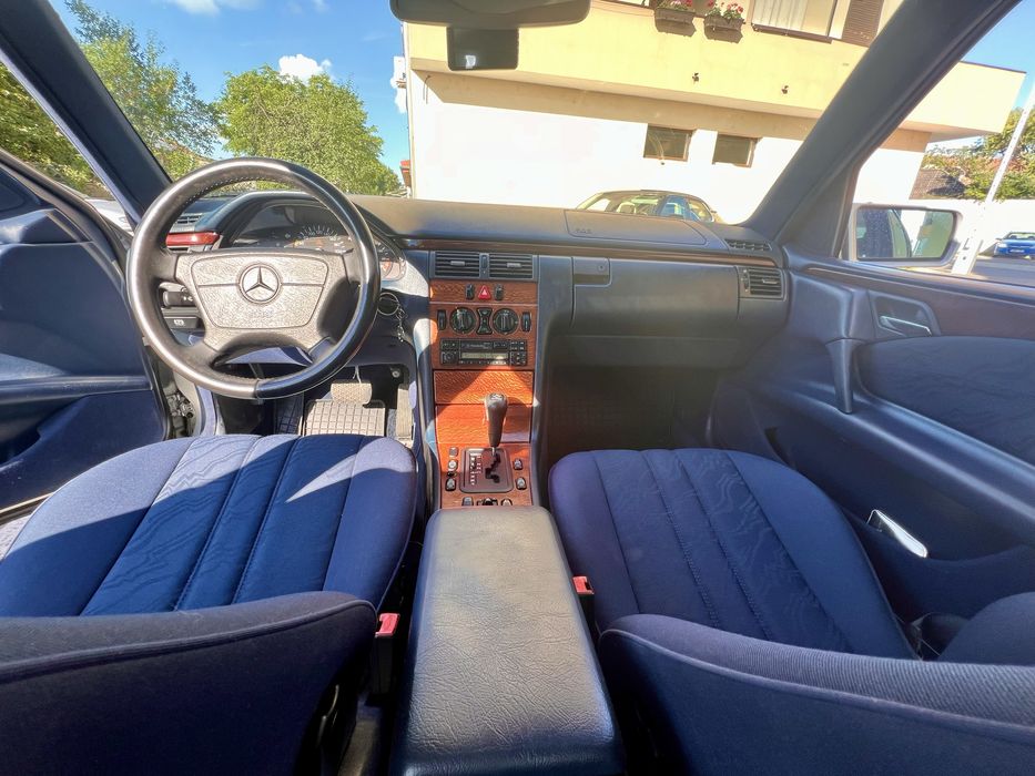 Mercedes-Benz E-Class W210 E200  Automata, Stare Excelenta -Schimb