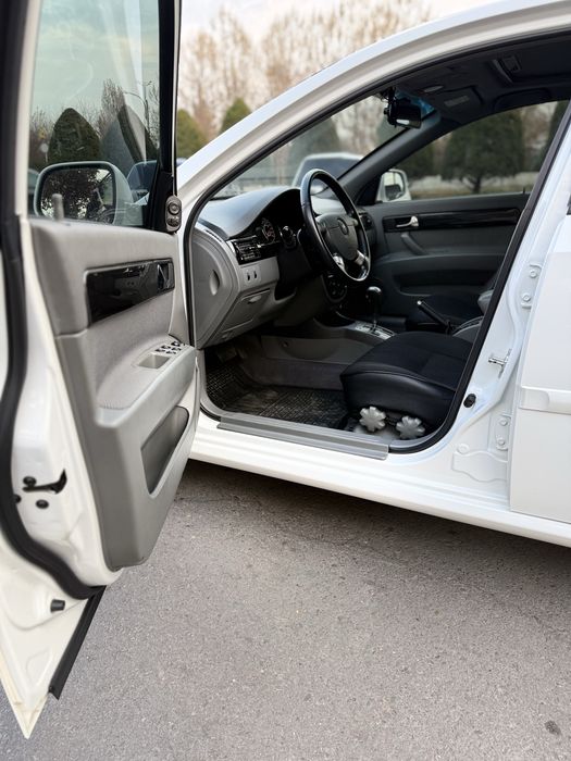 Jentra sotiladi. 2022 yil. Oq rang