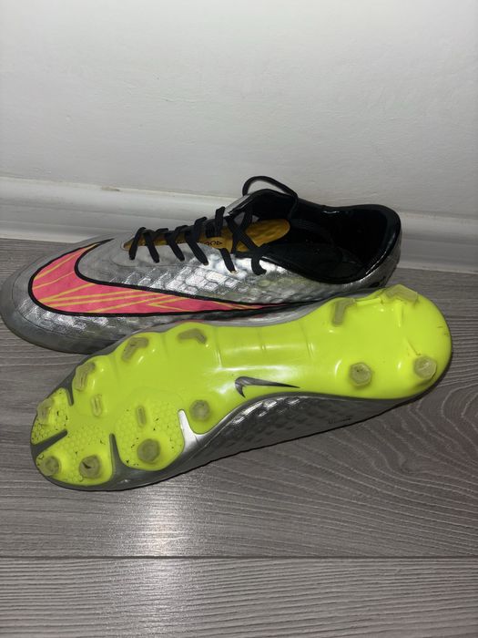 Ghete de fotbal nike