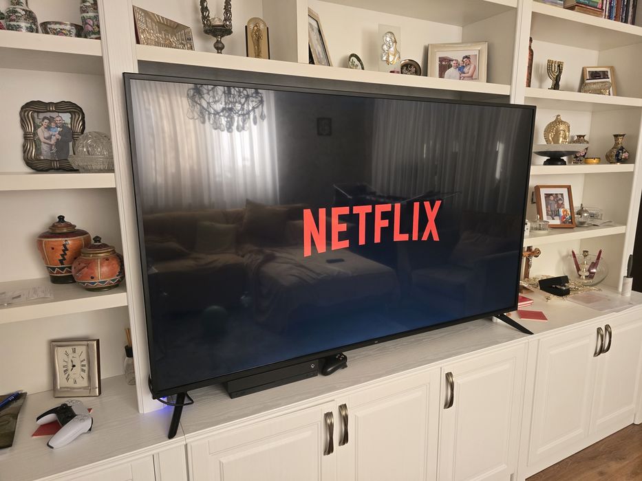 Vand televizor NEI UHD 4K, diagonala 169 cm