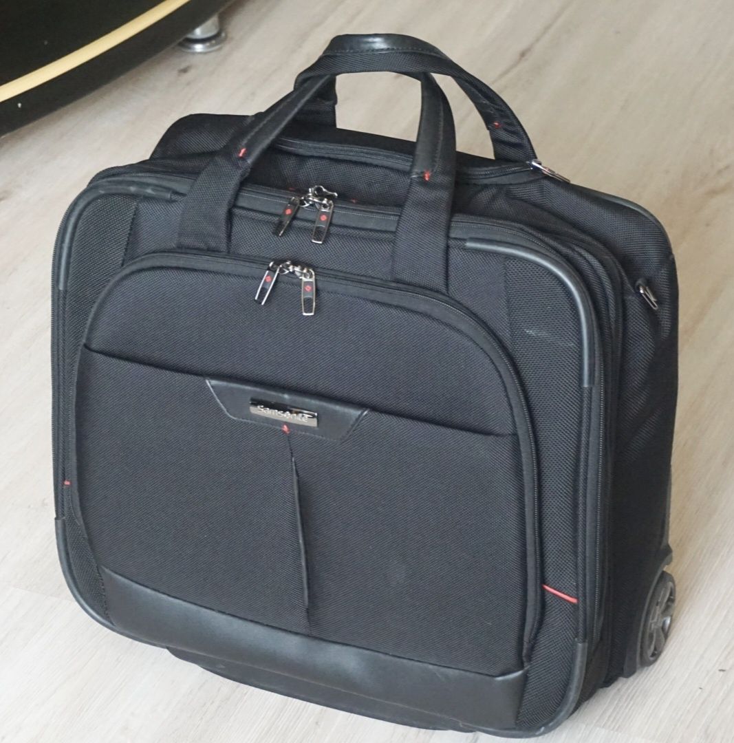 Samsonite бизнес куфар за лаптоп