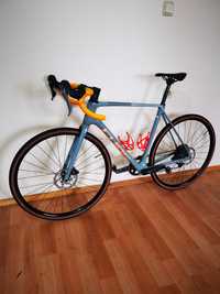 Bicicleta Gravel carbon Cube Cross Race C 62 GRX 2023