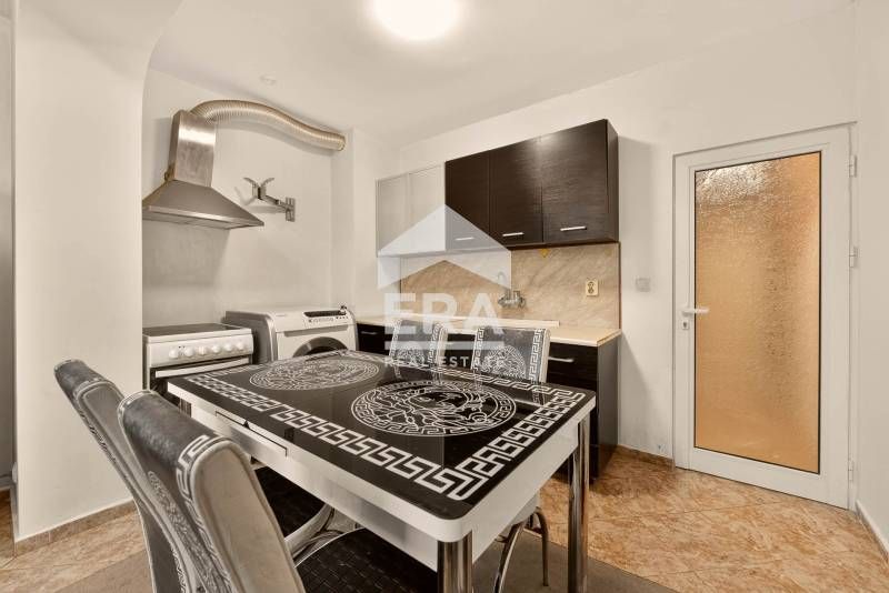 Ексклузивна, обзаведена, югоизточна гарсониера за продажба, район Лятн