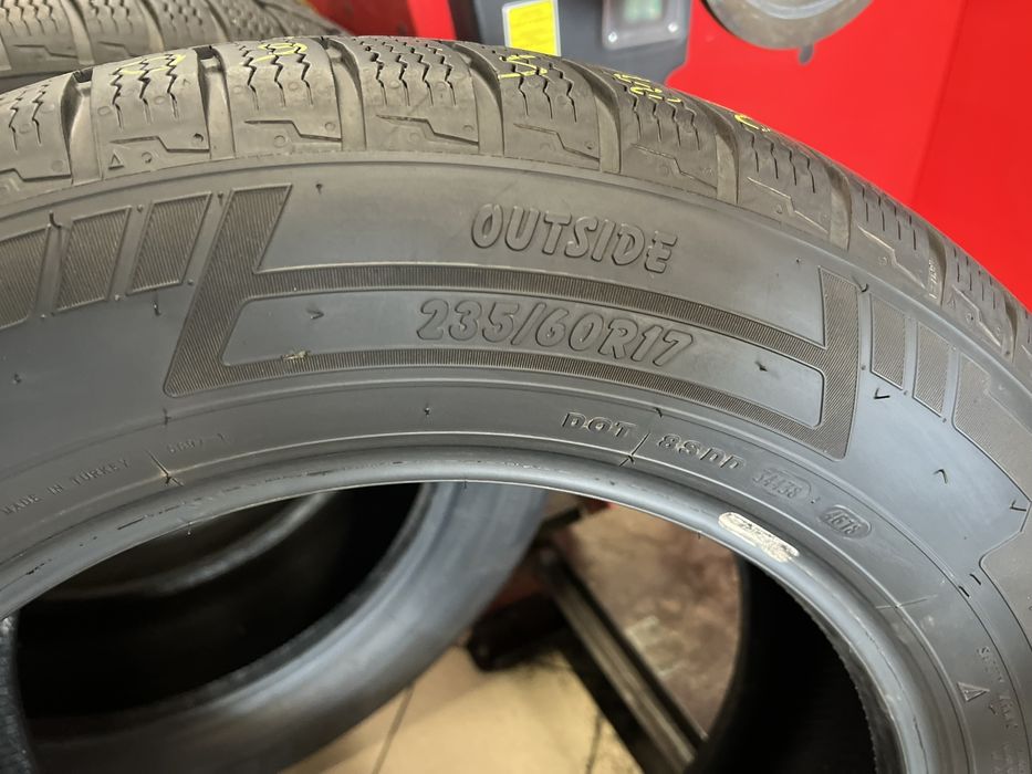 Зимни гуми 235/60 R17 Petlas