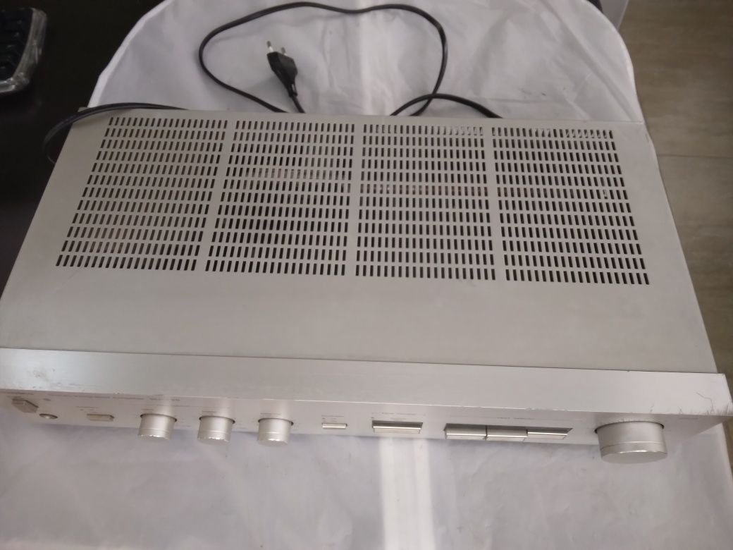 Technics SU-Z25

Stereo Integrated Amplifier (1982-83)