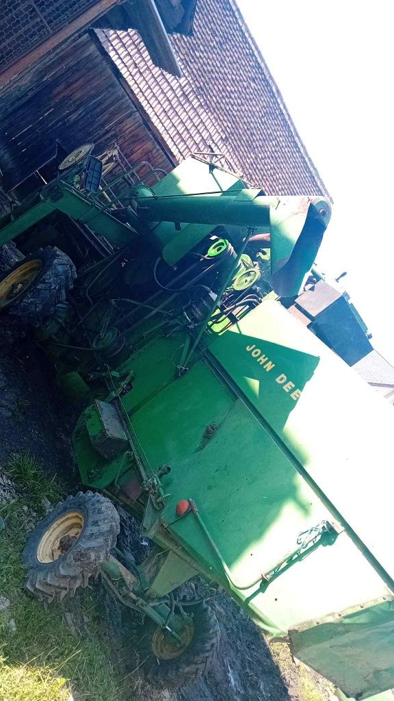 Vând combina john deere 330