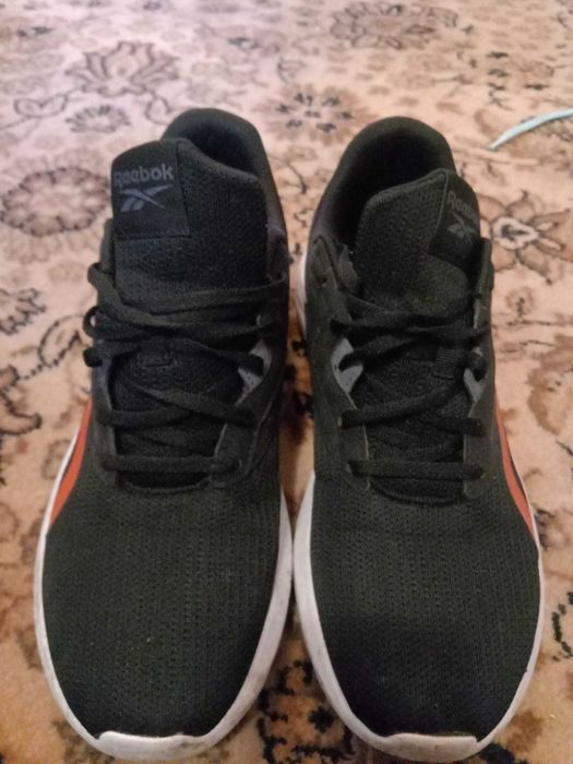 Adidași bărbați Reebok, mărimea 42.5 aproape noi
