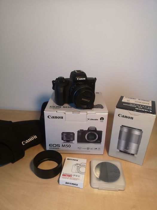 Canon EOS M50 mirrorless, în stare excelentă