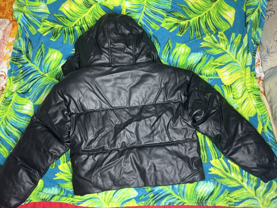 Промазано яке черно