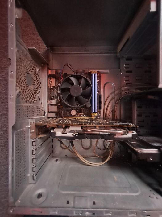 KIT XEON E3 1231 V3 (ECHIVALENT I7 4770) RX 570 4GB VRAM 16 GB RAM