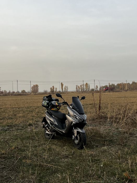 Продам скутер макси