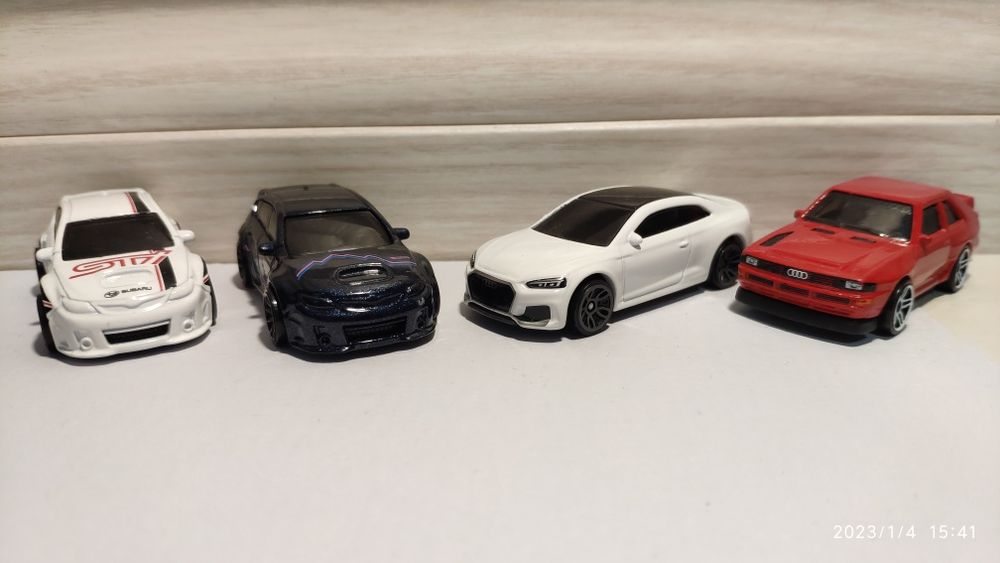 Audi - Subaru  Hot wheels +(коробочка по машину)