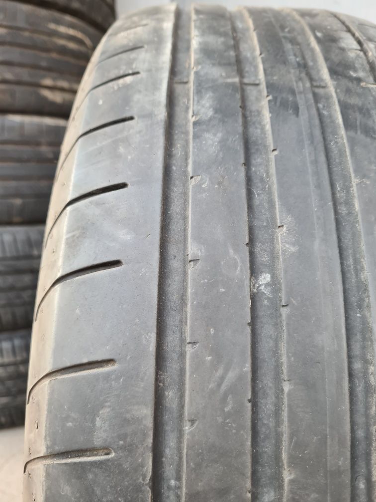 2 бр. летни гуми 235/55/19 GoodYear SUV DOT 0619 4 mm