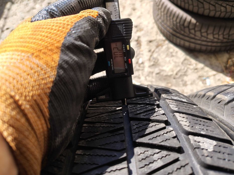 4бр.зимни гуми BRIDGESTONE 235 65 17 DOT22 цена за брой