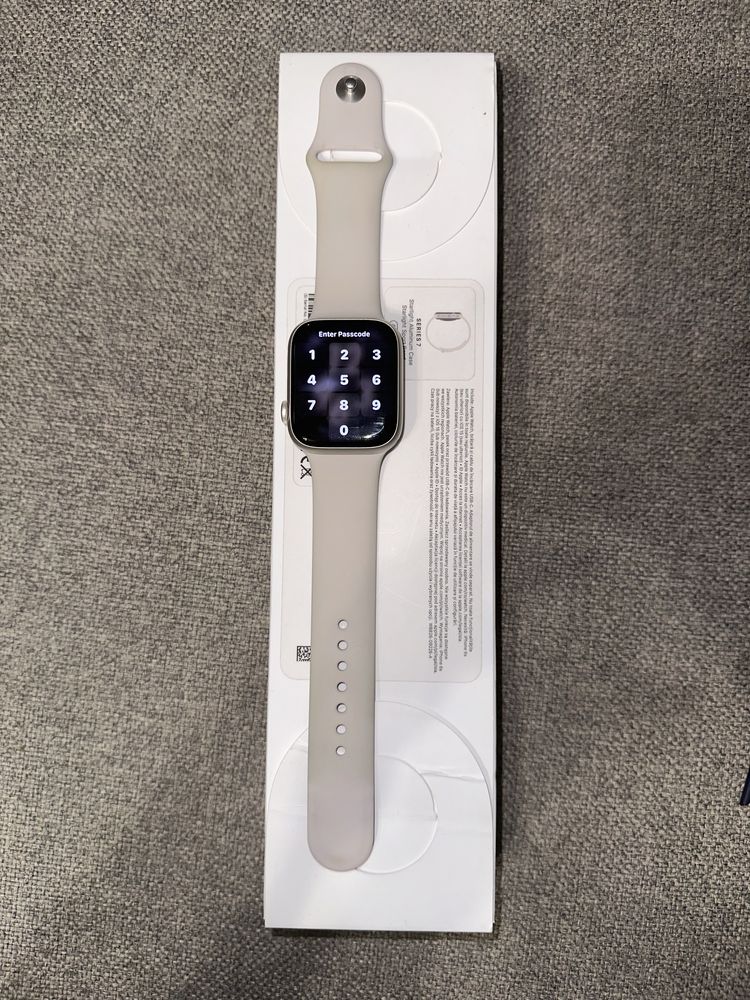 Apple watch 7 Starlight