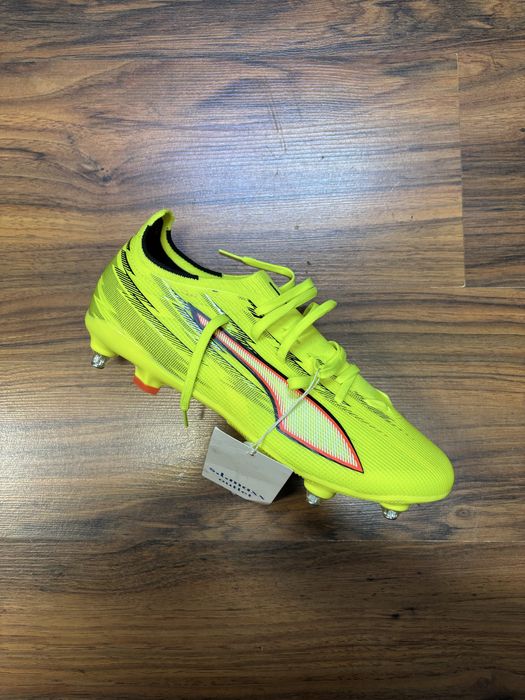 Футболни обувки Puma (метални)