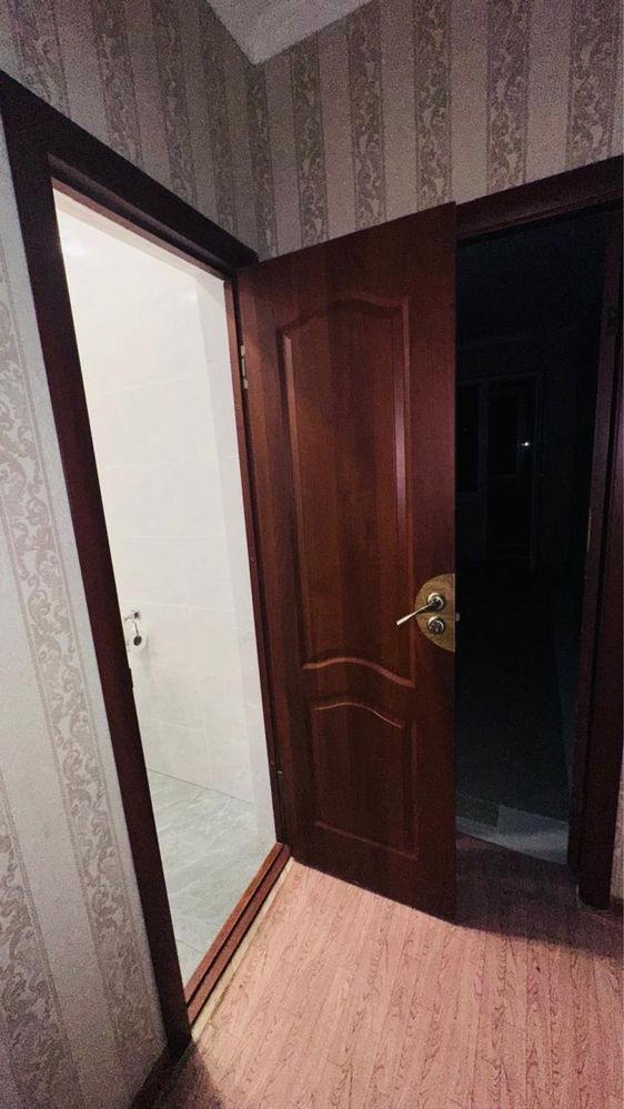 Продам двери деревянные. Размеры по 80, 70 и 60.
