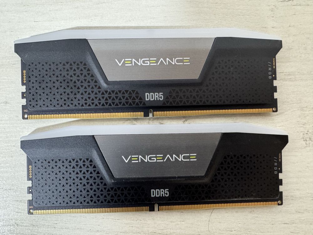 Corsair Vengeance RGB 2x16GB 6600MHz cl32