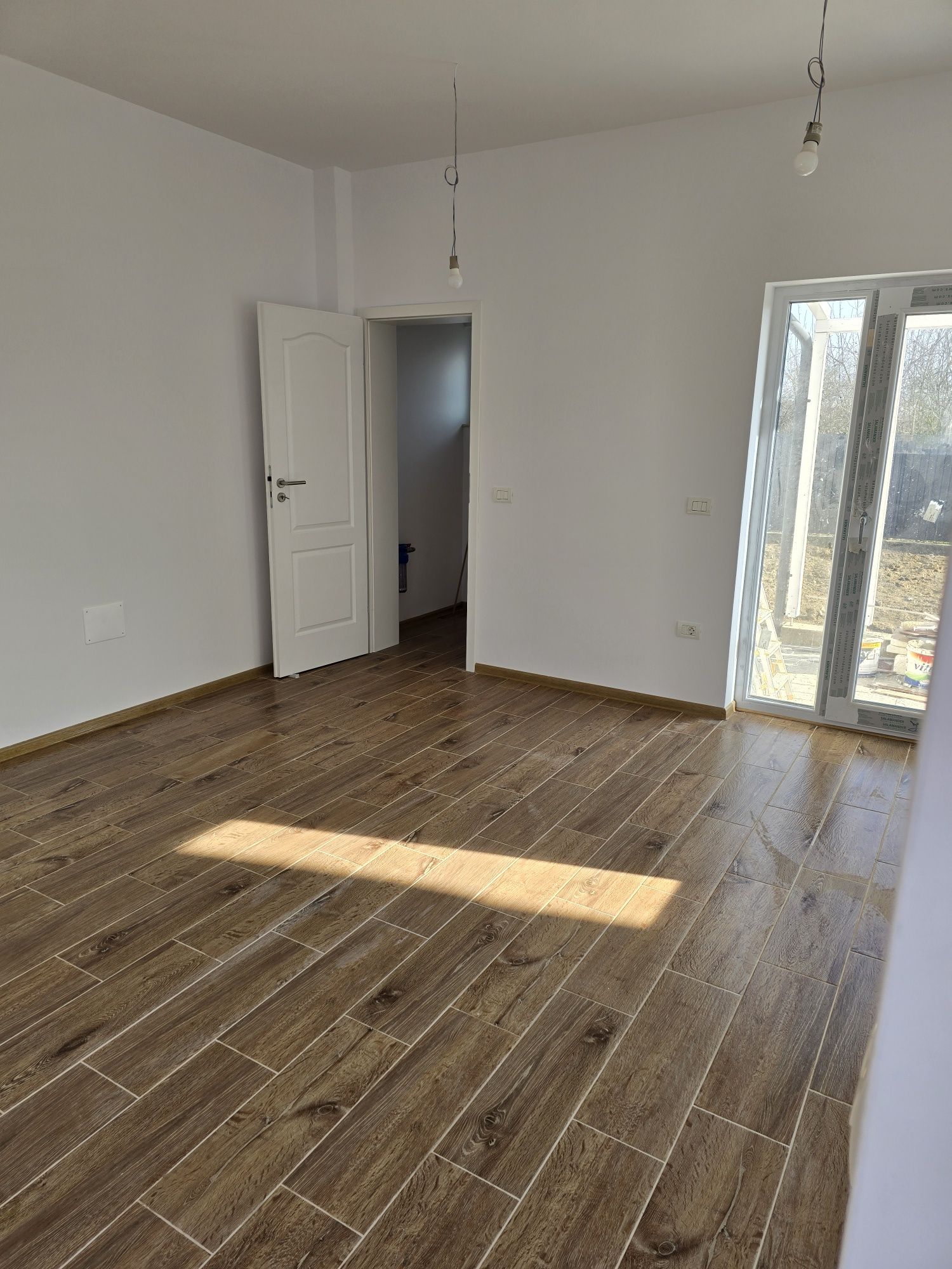 Casă tip duplex de vânzare