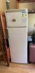 Vând frigider capacitate 210 L