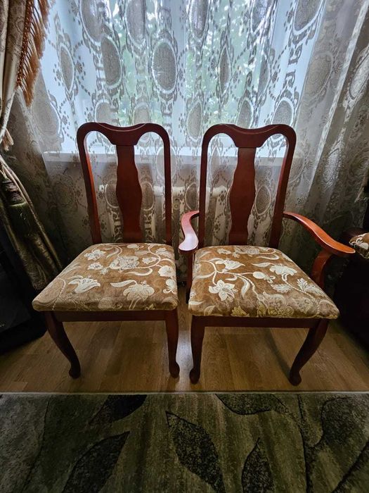 Продам шикарный стол + 6 стульев для гостиной производства Малайзия!