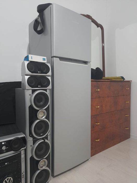 Холодильник Leadbros