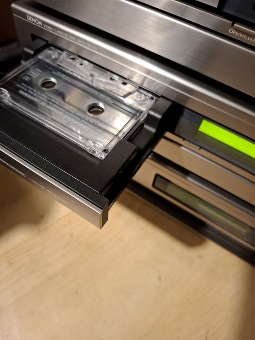 De vanzare cd player denon dcd-210