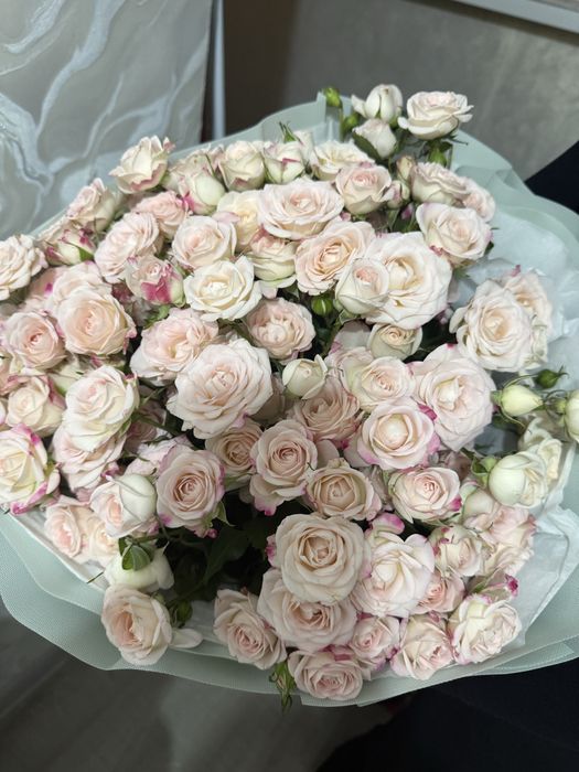 Букет из кустовых роз