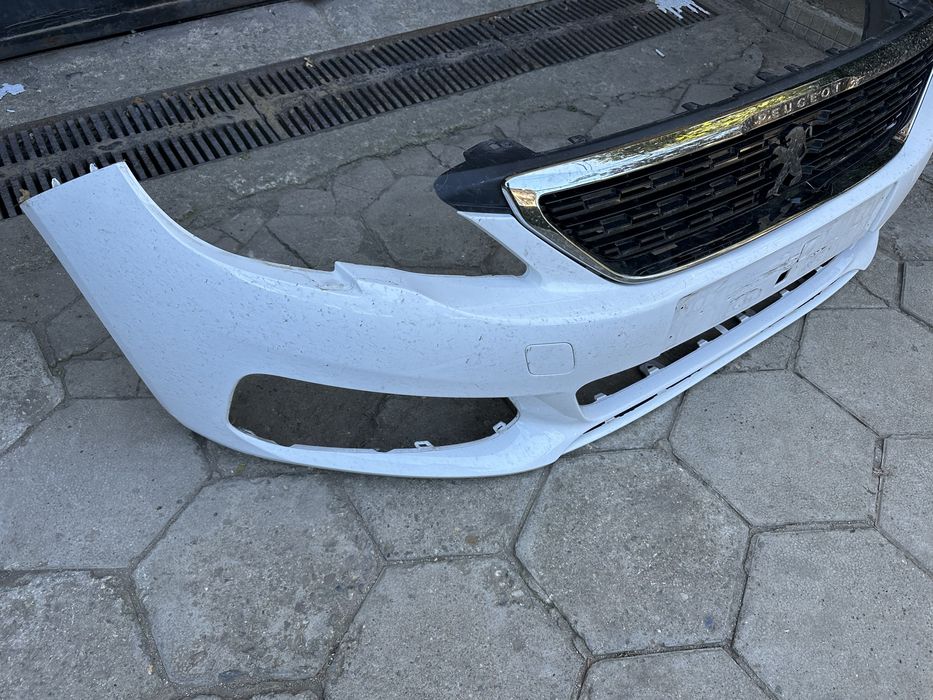 Предна броня за Peugeot 308