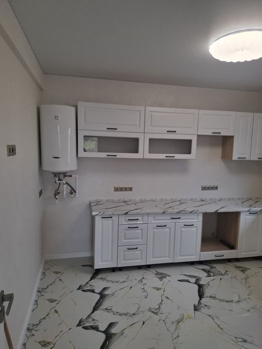 Vand boilar electric ariston 100 litri ca nou folosit 1 luna