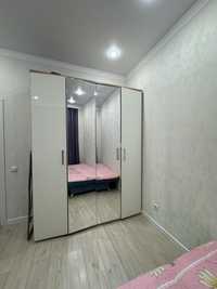 Шкаф для спальни с зеркалами