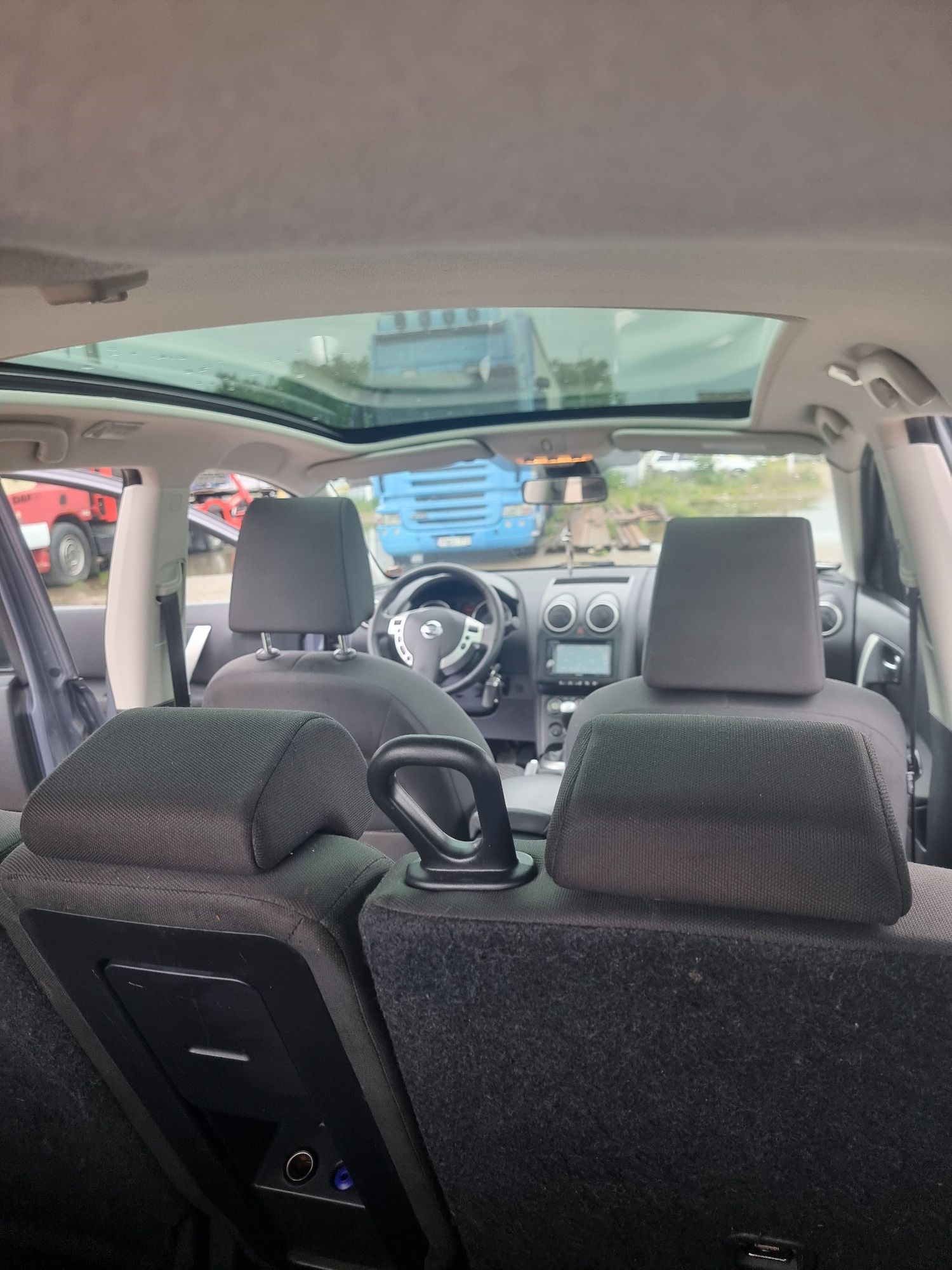 Nissan  qashqai +2 TEKNA 12.2009
MOTOR 2.0 DCI 150 cp
Cutie manuală 6+